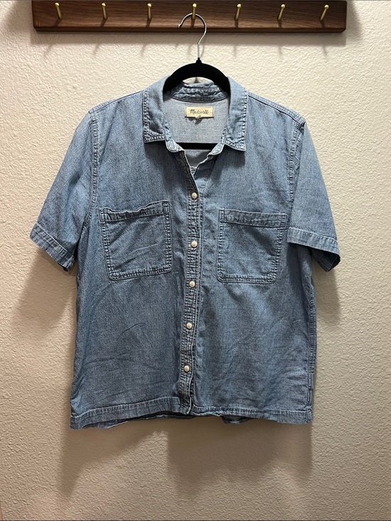 Madewell Tops - Madewell Woman’s Light Blue Short-Sleeve Denim Button-Up Shirt